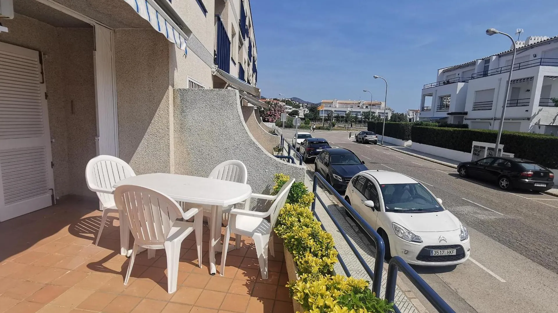 Apartamento Encantador Cerca De La Playa Con Terraza En Llanca, Sant Carles - Es-89-119