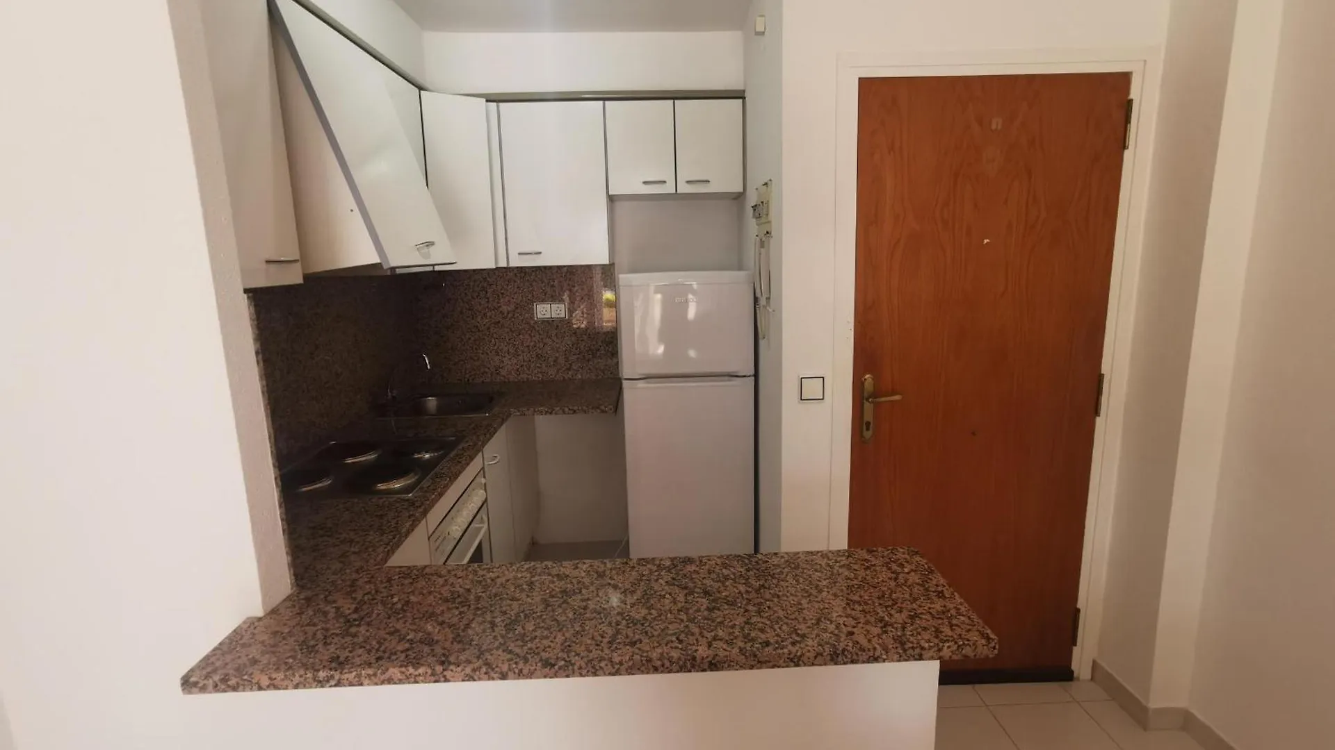 Apartmán Apartamento Encantador Cerca De La Playa Con Terraza En Llanca, Sant Carles - Es-89-119 Španělsko